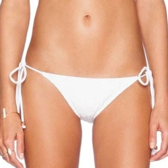 NWT Eberjey Women’s So Solid Sadie Classic Bikini Bottoms in Ecru in size M - Picture 1 of 5